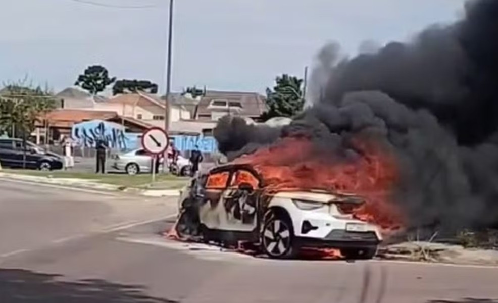 incendio-em-curitiba-acende-alerta-seguros-para-veiculos-eletricos-ganham-protagonismo-diante-de-novos-riscos