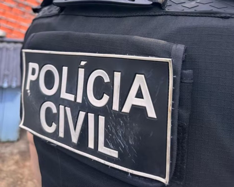 mulher-e-suspeita-de-simular-roubo-de-carro-para-fraudar-seguro-e-e-presa-em-porto-alegre
