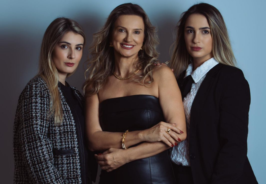 silvana-tomio-mae-corretora-e-referencia-para-uma-nova-geracao-no-seguro