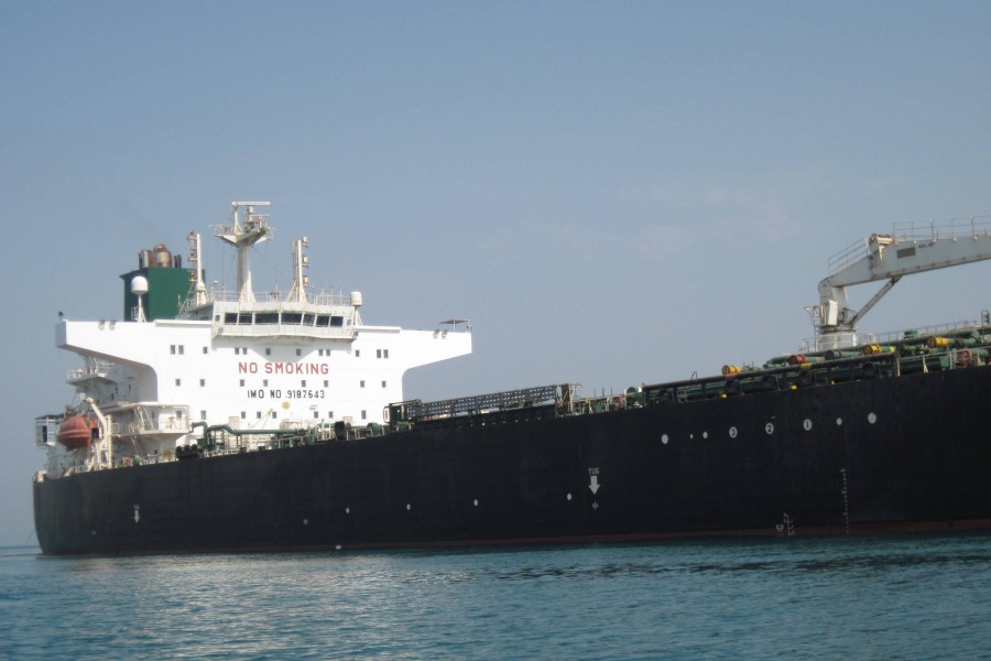 seguradoras-vao-cancelar-apolices-e-aumentar-precos-para-navios-no-golfo-persico-e-no-estreito-de-hormuz