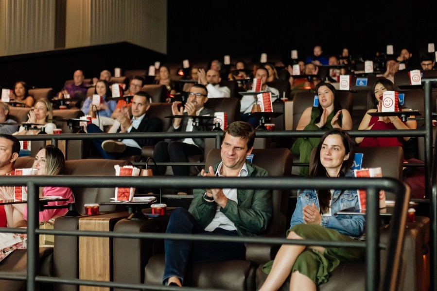 seguros-unimed-reune-400-corretores-para-exibicoes-de-cinema-em-quatro-capitais-brasileiras