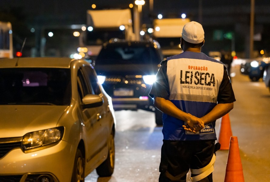 lei-seca-completa-18-anos-impacto-no-transito-brasileiro-e-o-risco-de-perder-a-cobertura-do-seguro-auto