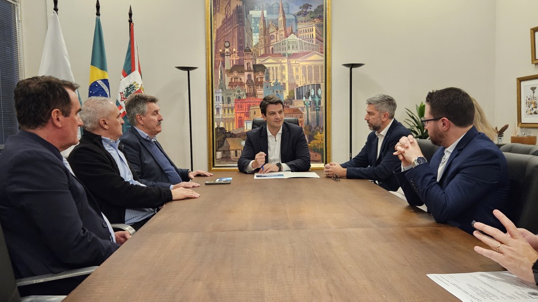 prefeito-de-curitiba-e-presidente-da-camara-defendem-educacao-securitaria-nas-escolas