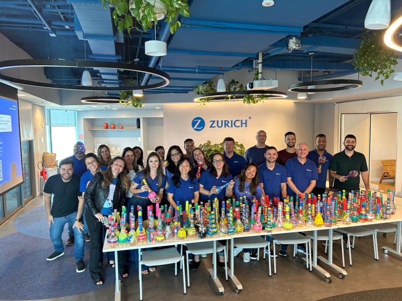 zurich-seguros-inova-e-une-integracao-de-equipes-com-impacto-social-positivo