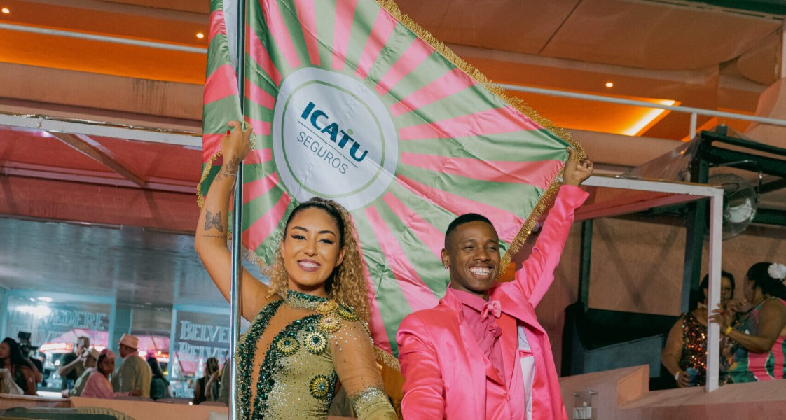 icatu-seguros-leva-vencedores-do-premio-antonio-carlos-de-almeida-braga-nacional-para-o-desfile-das-campeas-na-marques-de-sapucai