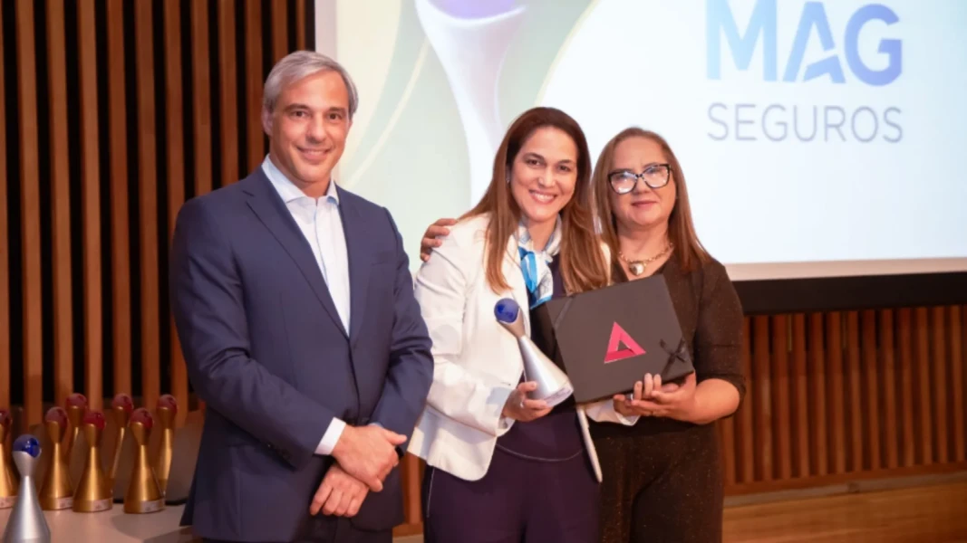 grupo-mag-vence-o-premio-ouvidoria-brasil-da-abrarec