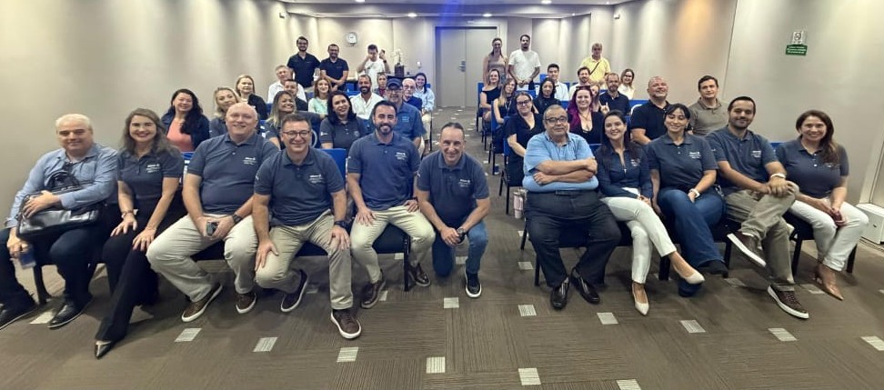 corretores-de-curitiba-e-regiao-participam-do-treinamento-capaz-vida-em-grupo-da-allianz