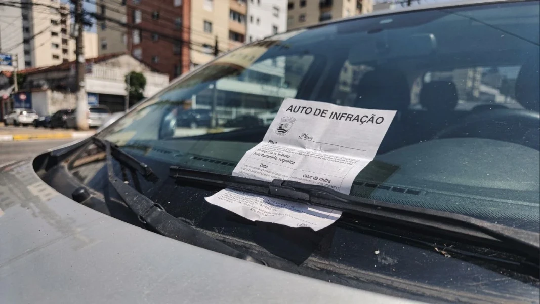 mais-de-40-multas-no-transito-brasileiro-sao-por-excesso-de-velocidade-e-revelam-um-padrao-que-influencia-preco-e-cobertura-no-seguro